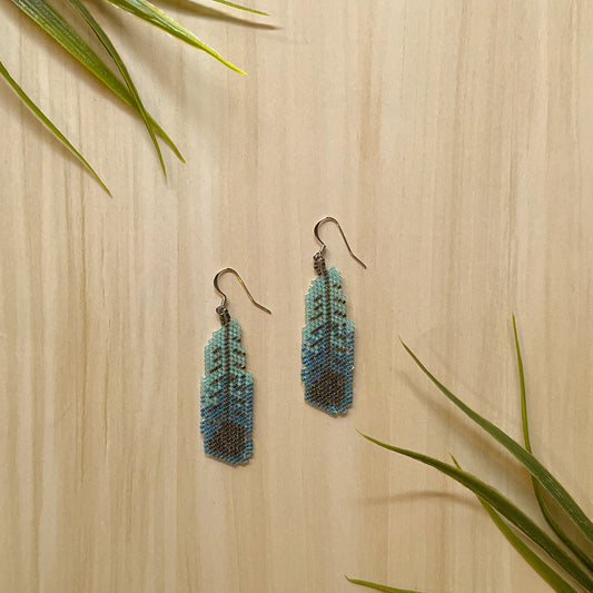 Matsheshu creations - Beaded feather earrings