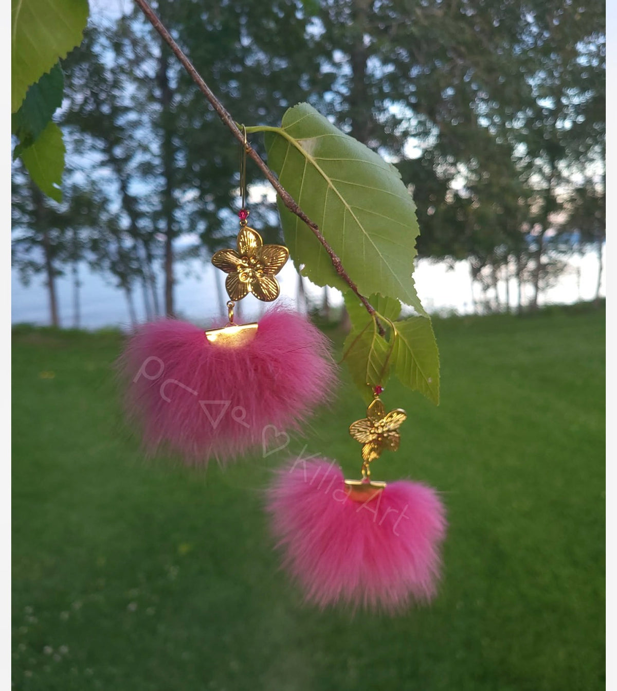 Boucles d'oreilles avec fourrure de renard rose - Kilia Art