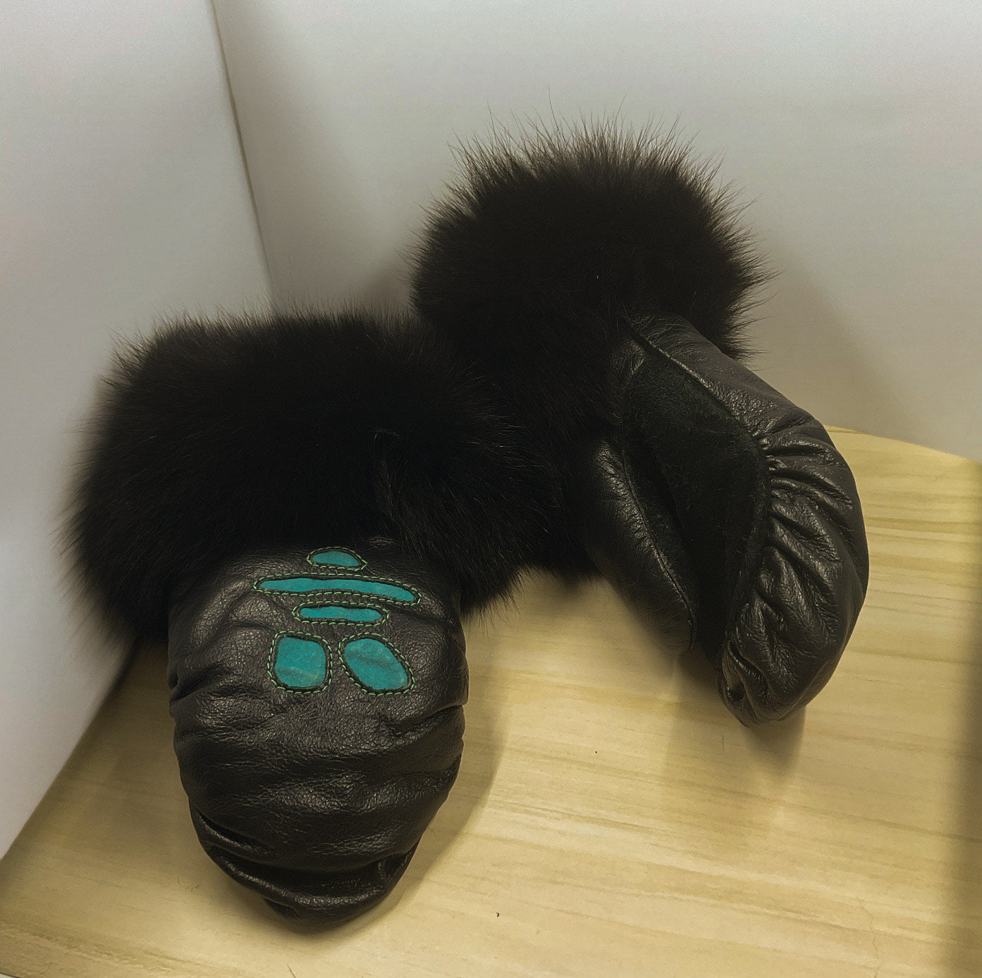 Mitaine en cuir noir - Nunavik Creations